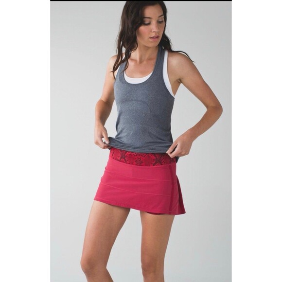 lululemon athletica Dresses & Skirts - Lululemon Pace Rival Skirt size 8